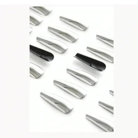 NIB Mugler x H&M HM Coffin-shaped Press-on Nails Silver Chrome - Picture 3 of 4